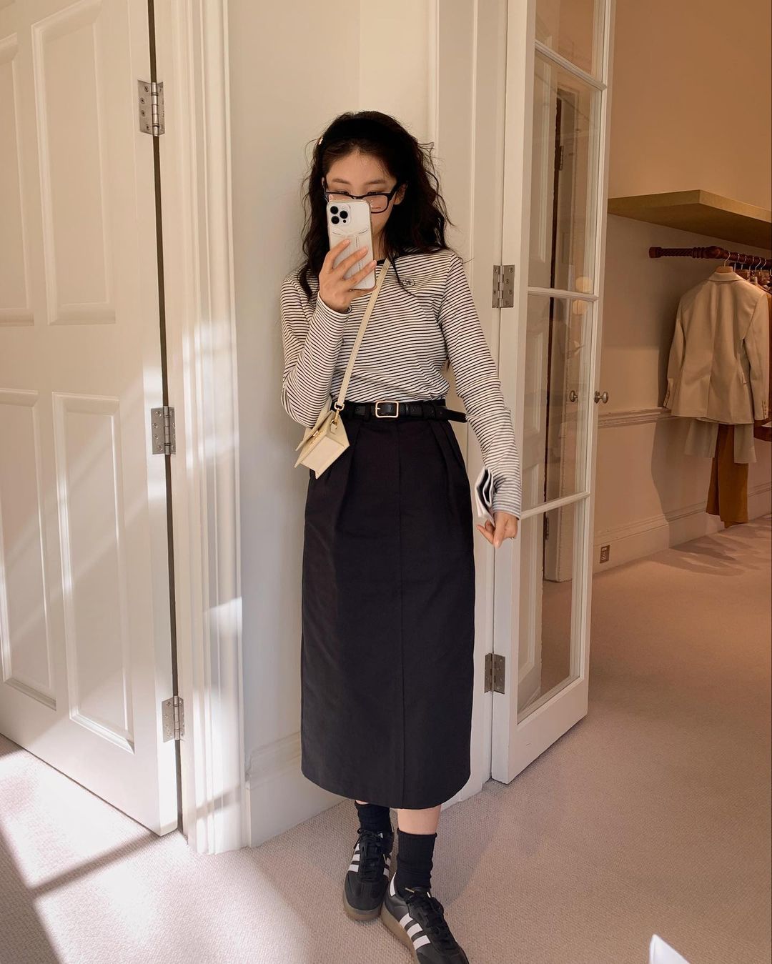 Học nữ blogger người Hàn sống ở Pháp cách lên đồ thanh lịch, trẻ trung đầu thu - Ảnh 24.