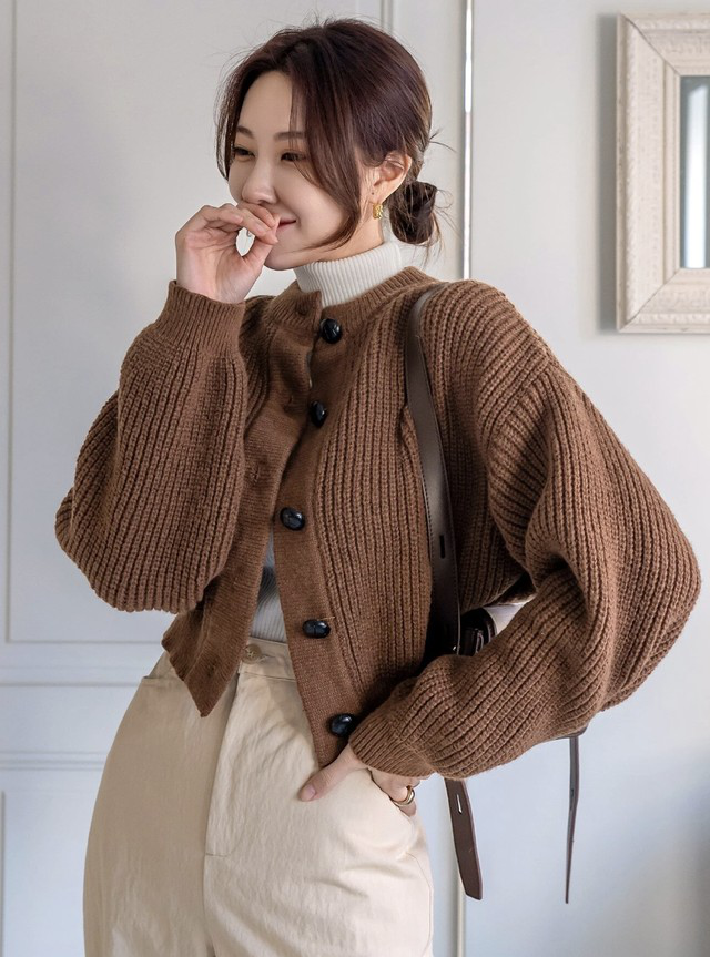 5 mẫu áo khoác dáng ngắn cực trẻ trung và sành điệu cho mùa thu - Ảnh 37.