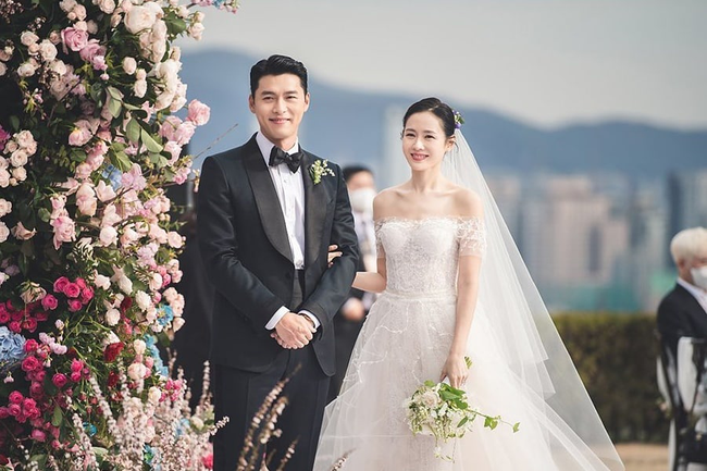 Mối quan hệ Hyun Bin - Son Ye Jin với gia đình 2 bên: Con rể Daegu rất được lòng bố mẹ vợ, chị đẹp cực ra dáng con dâu đảm - Ảnh 2.