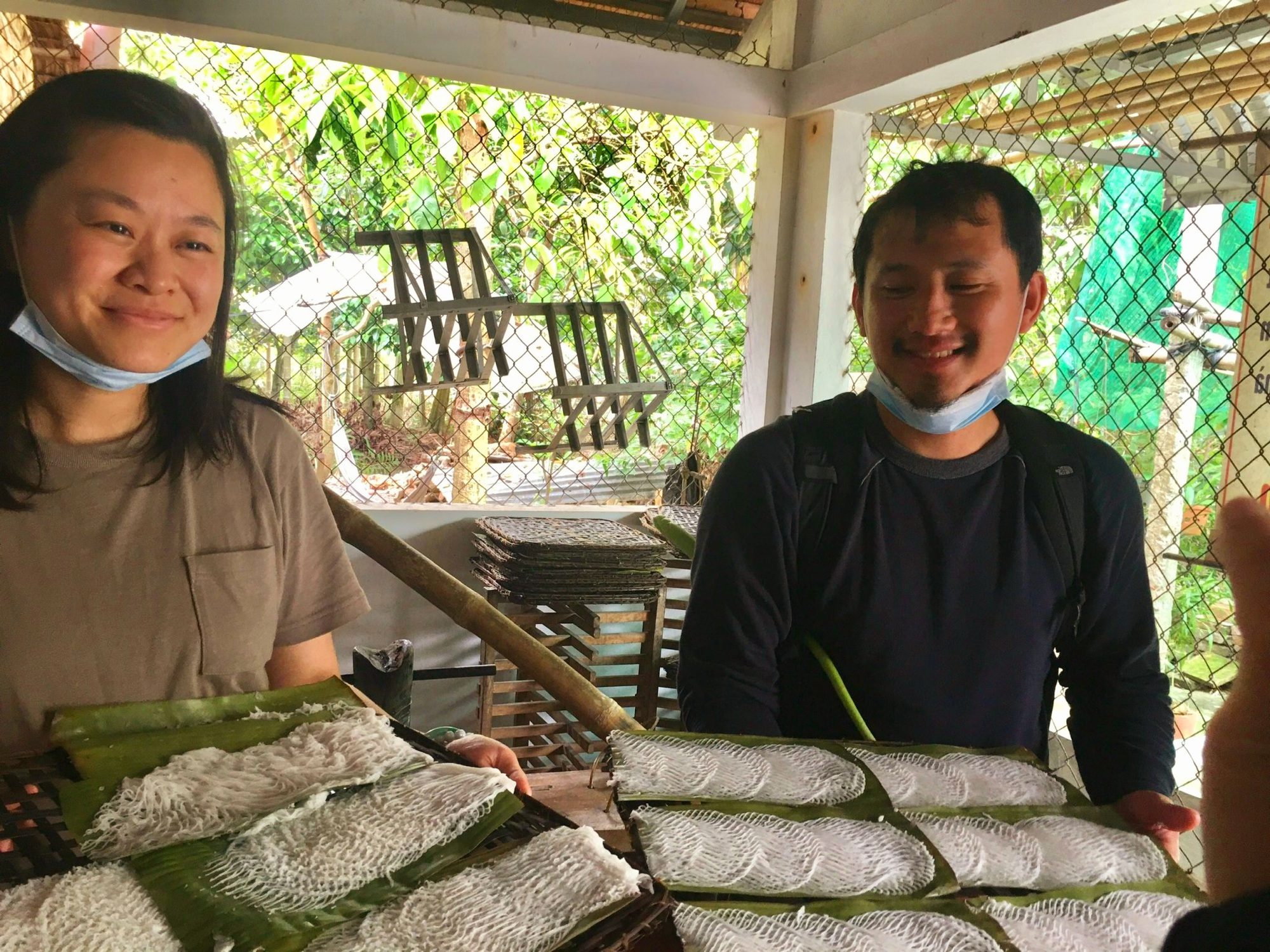 Về Cần Thơ thưởng thức món 'bánh hỏi mặt võng' gia truyền - Ảnh 2.