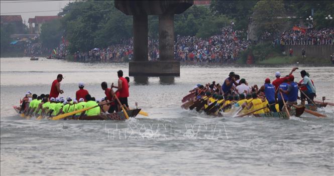 Tưng bừng lễ hội đua thuyền mừng Tết Độc lập trên quê hương Đại tướng Võ Nguyên Giáp - Ảnh 4.