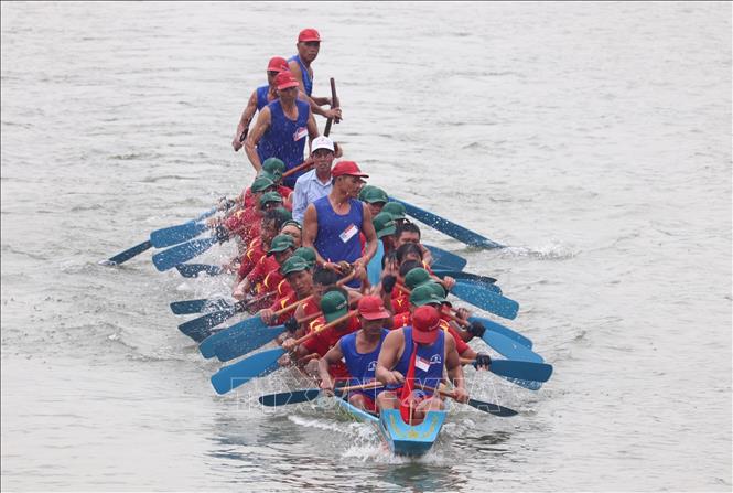 Tưng bừng lễ hội đua thuyền mừng Tết Độc lập trên quê hương Đại tướng Võ Nguyên Giáp - Ảnh 5.