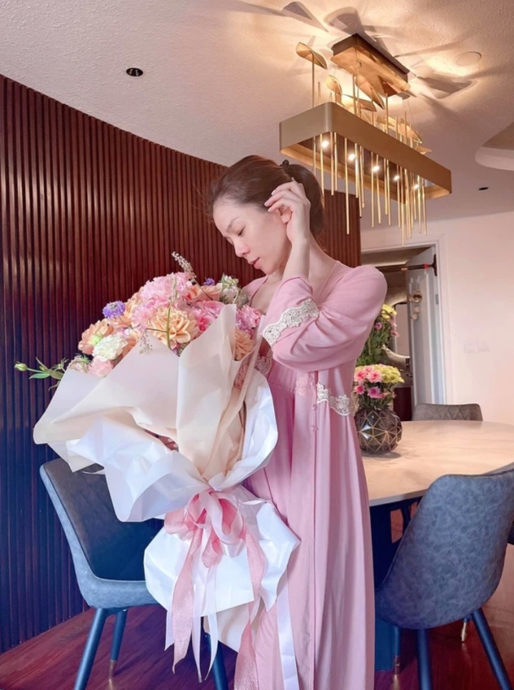 Muôn kiểu phản ứng của mỹ nhân Việt trước tin đồn bầu bí - Ảnh 6. Muôn kiểu phản ứng của mỹ nhân Việt trước tin đồn bầu bí - Ảnh 6.