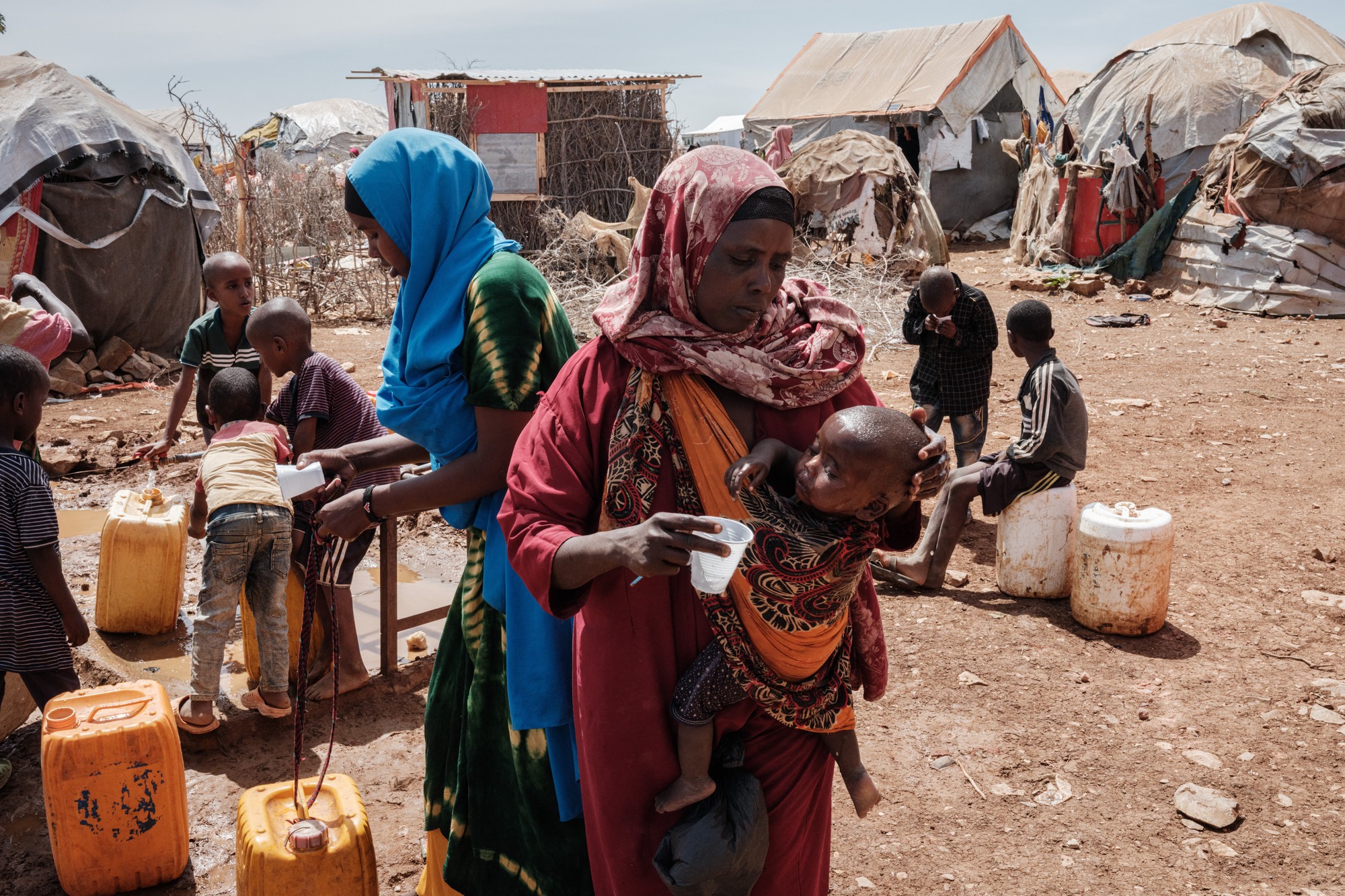 Hạn hán khiến hơn 1,1 triệu người Somalia phải sơ tán - Ảnh 1.