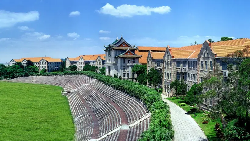 Ngôi trường hơn 100 tuổi được mệnh danh là trường học hạnh phúc nhất Trung Quốc - Ảnh 5.