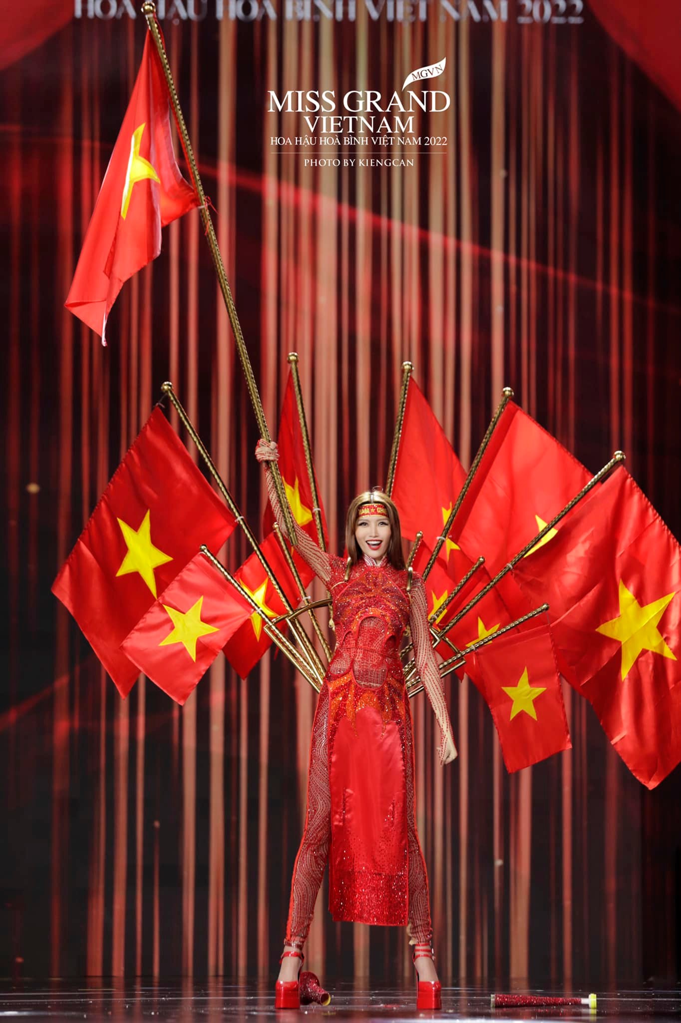 Toàn cảnh đêm thi trang phục dân tộc Hoa hậu Hòa bình Việt Nam: Thùy Tiên và dàn sao đổ bộ, hàng loạt thiết kế cực độc đáo - Ảnh 31.