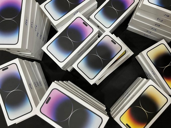 Giá iPhone 14 Pro Max xách tay tại Việt Nam vẫn cao ngất ngưởng - Ảnh 2. Giá iPhone 14 Pro Max xách tay tại Việt Nam vẫn cao ngất ngưởng - Ảnh 2.