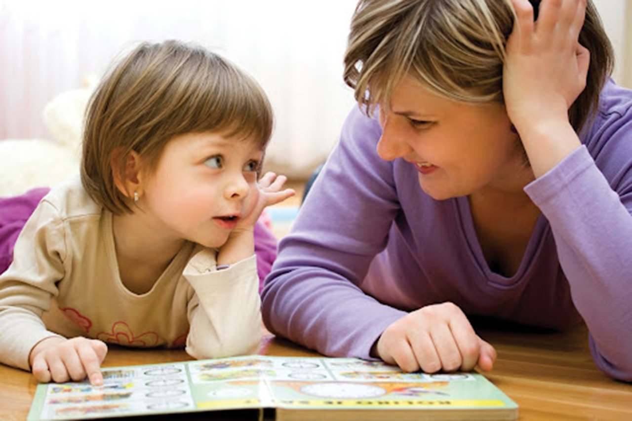Chuyện b&eacute; g&aacute;i 2 tuổi ở TQ kh&ocirc;ng cho bố tắm: Cha mẹ n&ecirc;n gi&aacute;o dục giới t&iacute;nh cho con từ mấy tuổi? - Ảnh 2.