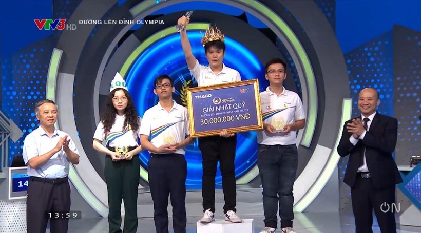 Nam sinh Trường Ams giành vé cuối chung kết năm Đường lên đỉnh Olympia 22 - Ảnh 3. Nam sinh Trường Ams giành vé cuối chung kết năm Đường lên đỉnh Olympia 22 - Ảnh 3.