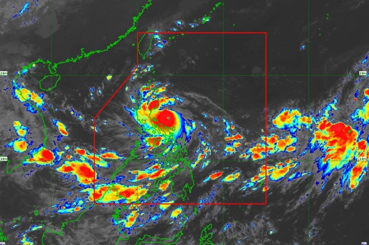 Siêu bão Noru đổ bộ: Philippines sơ tán người ven biển, cấm ngư dân ra khơi - Ảnh 1.