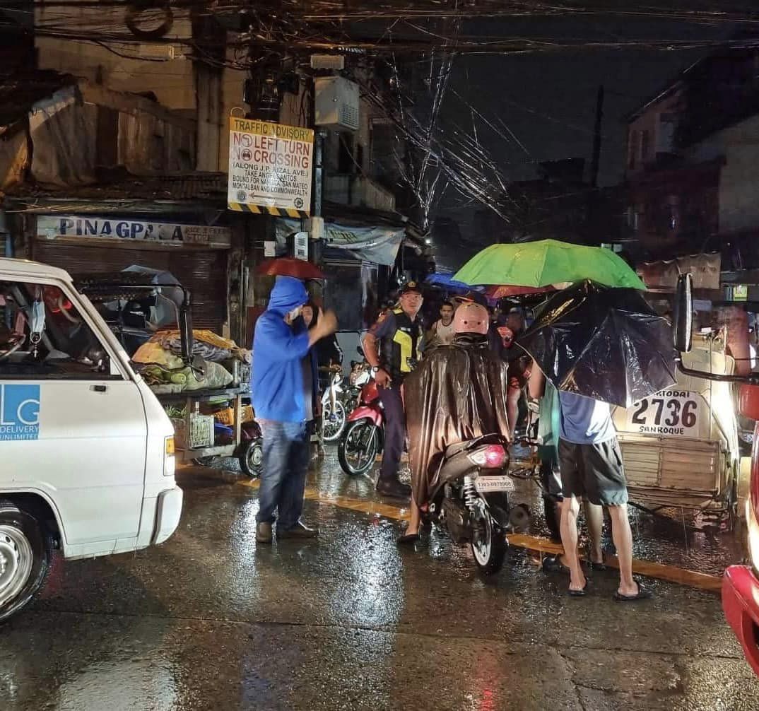 Hình ảnh siêu bão Noru hoành hành ở Philippines - Ảnh 4.