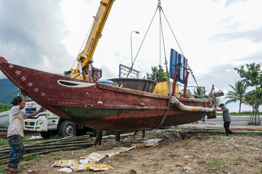 CẬP NHẬT: Bão số 4 tiếp tục mạnh thêm và di chuyển rất nhanh, vùng ảnh hưởng rộng khắp miền Trung, Tây Nguyên - Ảnh 3.