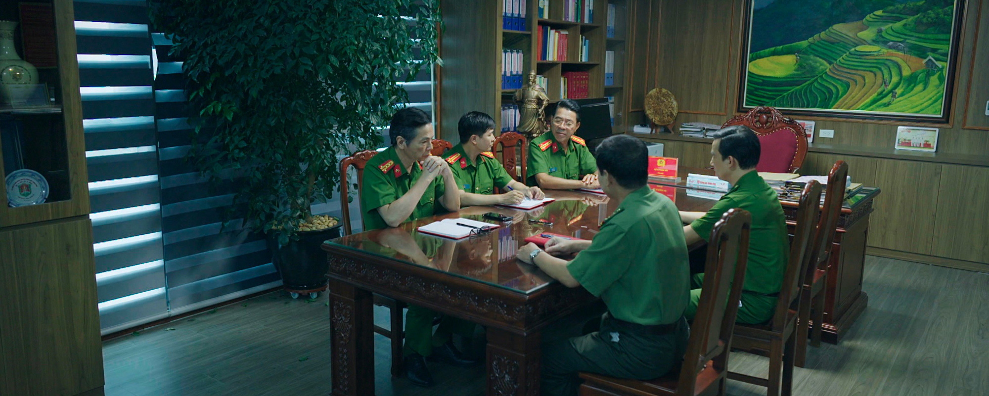 Đấu trí - Tập 50: Đại tá Giang nghi ngờ công an tỉnh Đông Bình có nội gián - Ảnh 8.