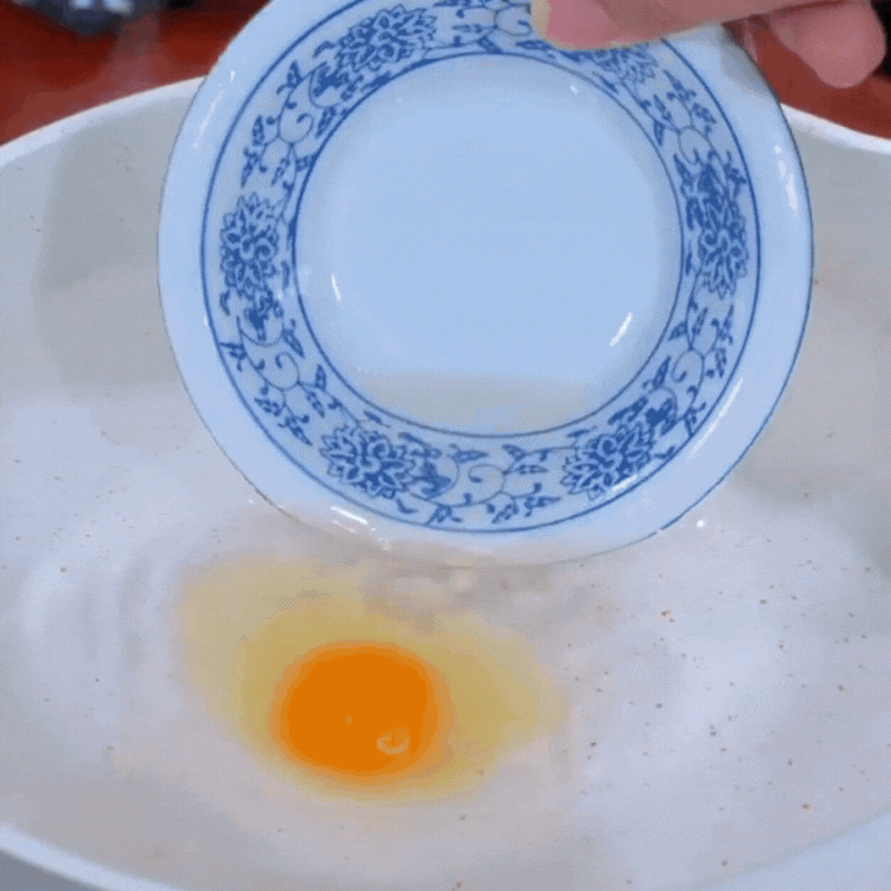 Cách làm trứng chần kiểu mới cực bổ dưỡng và thơm ngon - Ảnh 2.