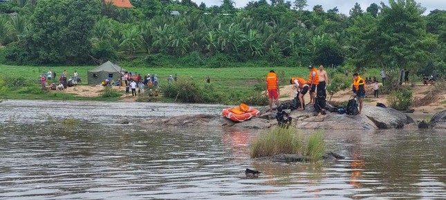 Đi chơi 2/9, một học sinh trượt chân xuống thác nước tử vong - Ảnh 1. Đi chơi 2/9, một học sinh trượt chân xuống thác nước tử vong - Ảnh 1.