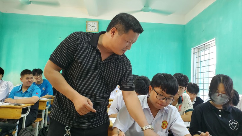 Lớp học trường làng ở Thanh Hóa có 100% học sinh đỗ đại học nguyện vọng 1 - Ảnh 2.