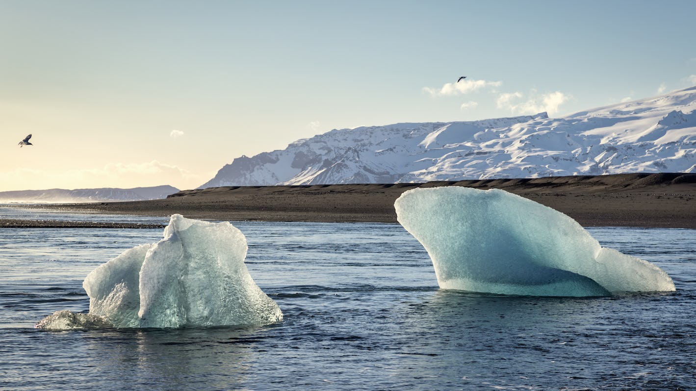 Các nhà khoa học đề xuất 2 sáng kiến &quot;không tưởng&quot; để &quot;cứu&quot; lớp băng vùng cực, thoạt nghe ai cũng cho là viển vông - Ảnh 2.