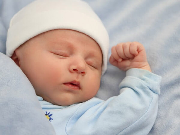 5 cách cực kỳ hữu ích giúp trẻ sơ sinh ngủ ngon vào ban đêm - Ảnh 1.