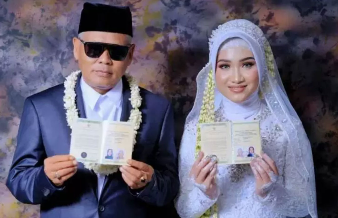 Indonesia: Đôi vợ chồng chênh nhau 46 tuổi, làm đám cưới rình rang giờ ra sao? - Ảnh 1.