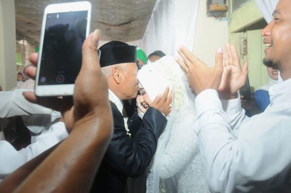 Indonesia: Đôi vợ chồng chênh nhau 46 tuổi, làm đám cưới rình rang giờ ra sao? - Ảnh 5.