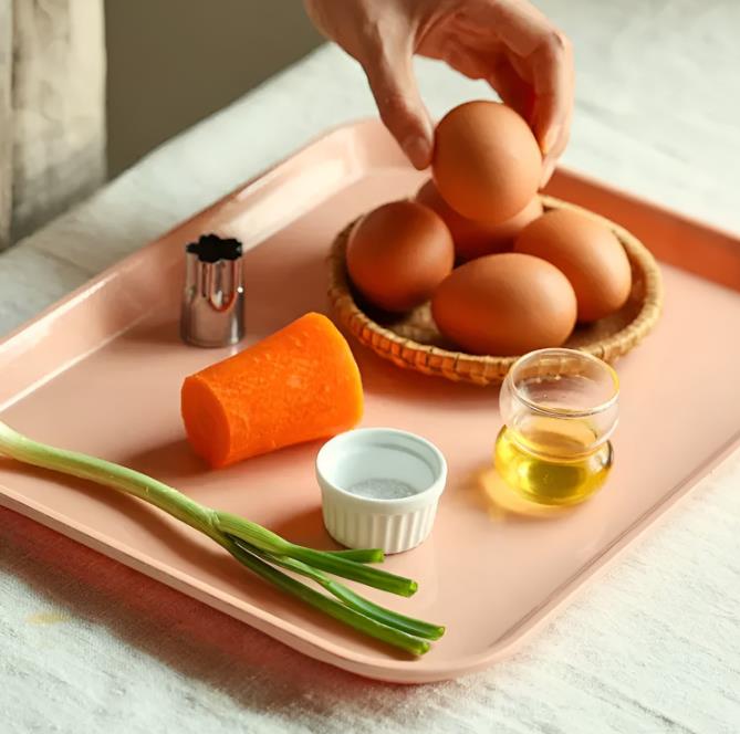 Cách làm trứng cuộn rau củ đơn giản đẹp mắt - Ảnh 1.