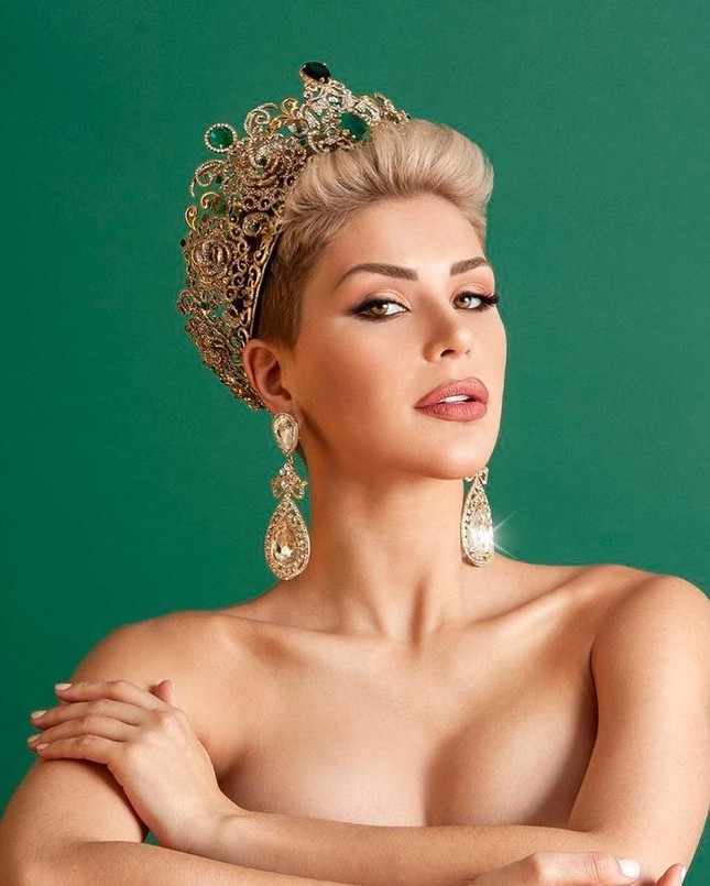 Miss Grand Venezuela 2022 bất ngờ từ bỏ danh hiệu, đối thủ cũ của Kim Duyên được chọn thay thế - Ảnh 1.