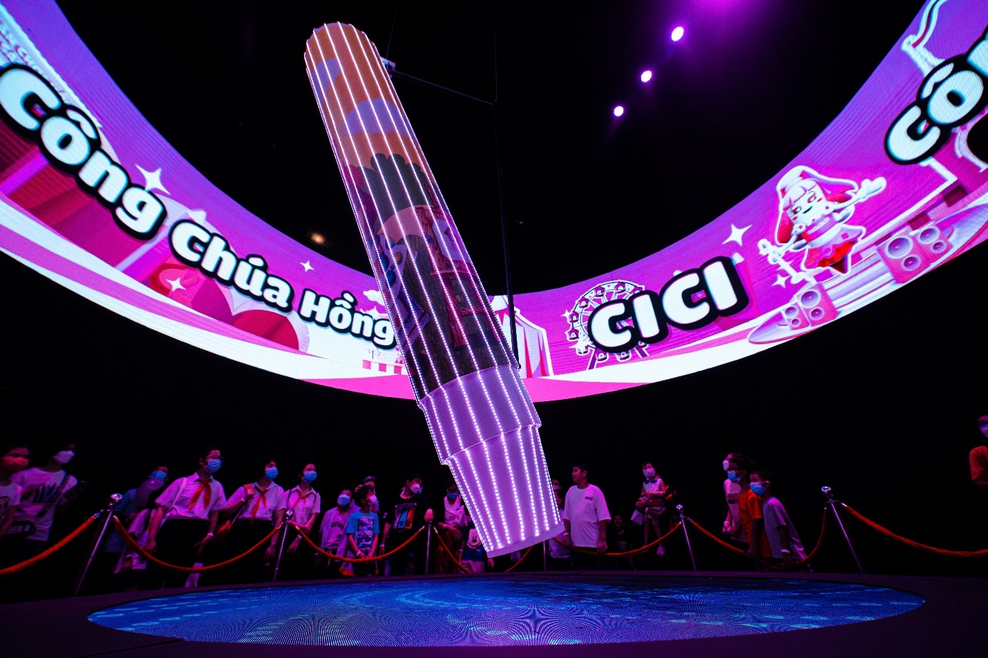 Các gia đình hào hứng tham gia Ngày hội sắc màu – Mega Color Event - Ảnh 2.