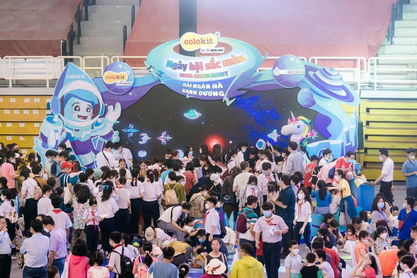 Các gia đình hào hứng tham gia Ngày hội sắc màu – Mega Color Event - Ảnh 4.