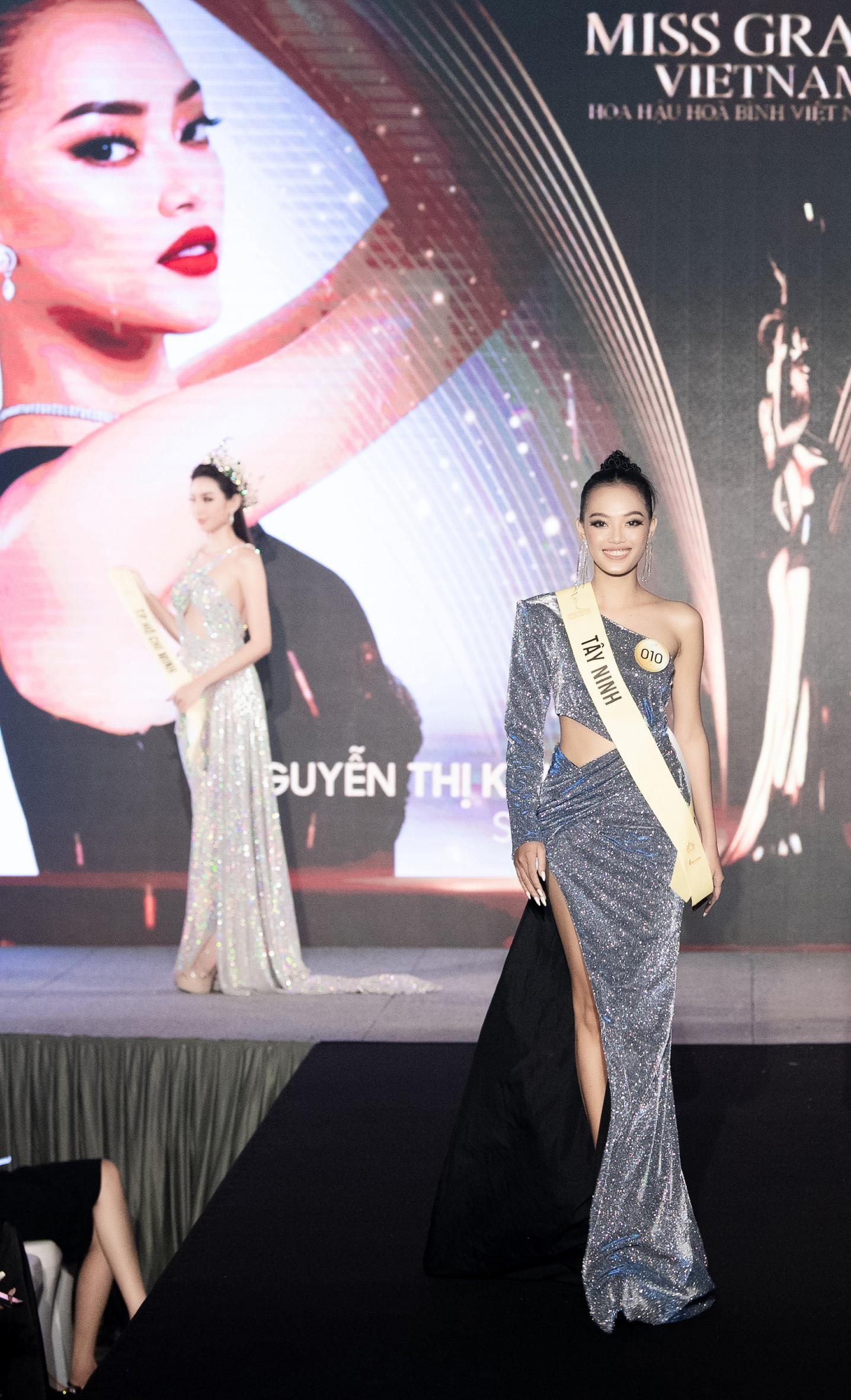 Mai Ngô, Quỳnh Châu tung chiêu catwalk độc đáo tại lễ nhận sash của Miss Grand Vietnam 2022 - Ảnh 11.