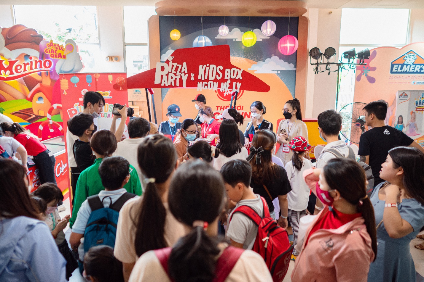 Các gia đình hào hứng tham gia Ngày hội sắc màu – Mega Color Event - Ảnh 10.