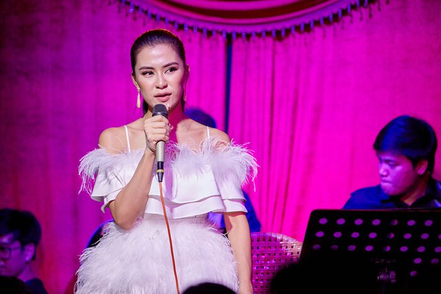 Hà Nhi - 'Ngôi sao phòng trà' mới nổi, từng là top 4 Vietnam Idol - Ảnh 4.