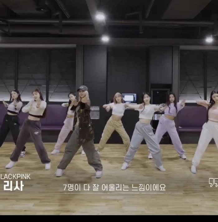 Clip đầu tiên về nhóm nữ mới của YG: Lisa, Jennie đánh giá cao tiềm năng nhưng mang một cảm giác rất NewJeans! - Ảnh 3.