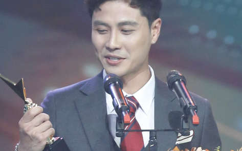 Thanh Sơn thắng giải Diễn viên nam ấn tượng của VTV Awards 2022: &quot;Tôi đã nhiều lần mơ cầm chiếc cup này&quot;