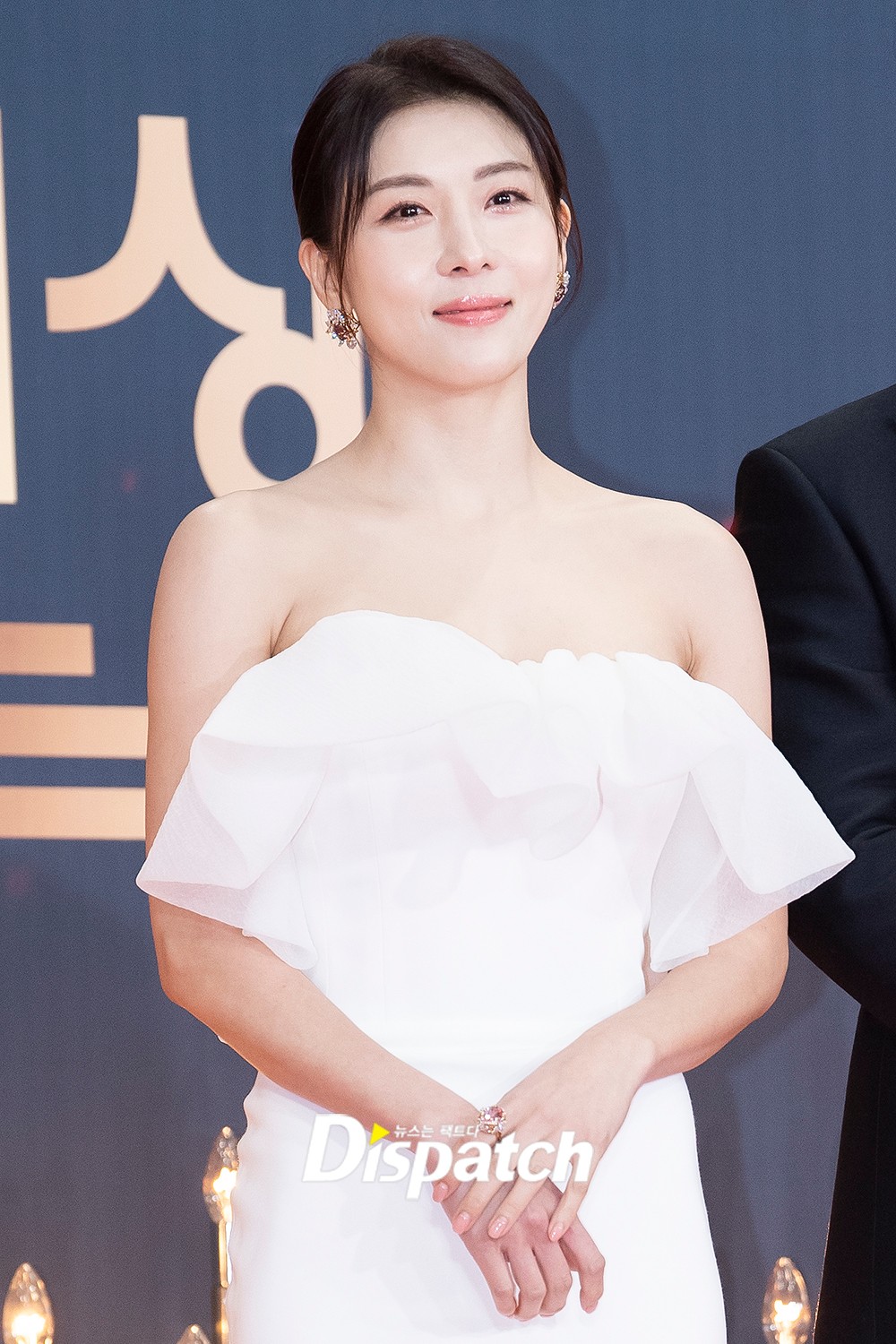 Thảm đỏ KBS Drama Awards: Seohyun và nàng cháo Vườn Sao Băng sắc vóc tuyệt mỹ đè bẹp Krystal, Ha Ji Won - D.O. (EXO) dẫn đầu đoàn sao váy áo lộng lẫy - Ảnh 10.
