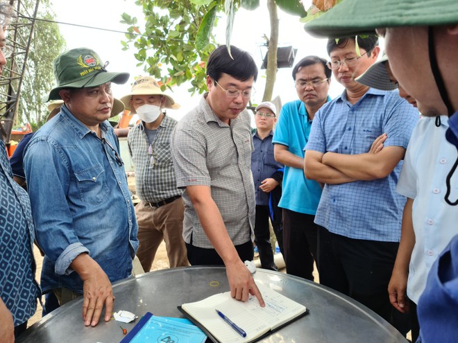 Toàn cảnh 10 ngày nỗ lực cứu bé trai lọt vào trụ bê-tông - Ảnh 10.