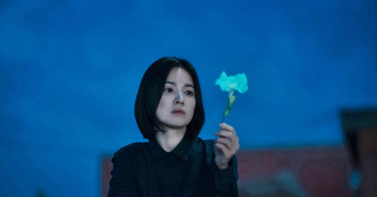 5 chi tiết ẩn có thể bị bỏ lỡ ở The Glory: Song Hye Kyo vướng phải tình yêu, phản diện bị cô lập ở mùa 2? - Ảnh 2.