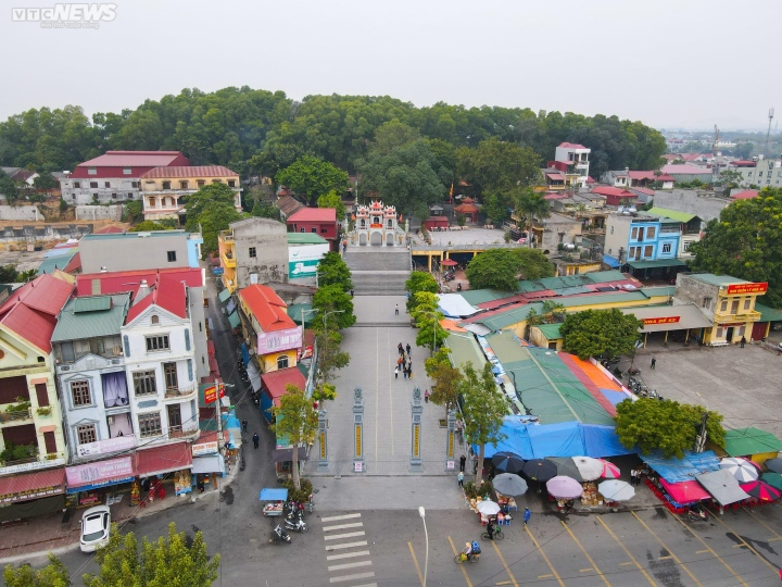 Bắc Ninh: Đền Bà Chúa Kho thưa thớt người &quot;trả nợ&quot; dịp cuối năm - Ảnh 1.