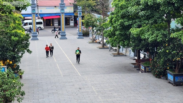 Bắc Ninh: Đền Bà Chúa Kho thưa thớt người &quot;trả nợ&quot; dịp cuối năm - Ảnh 4.