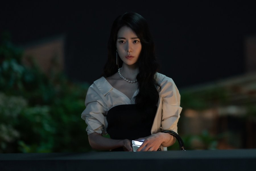 5 chi tiết ẩn có thể bị bỏ lỡ ở The Glory: Song Hye Kyo vướng phải tình yêu, phản diện bị cô lập ở mùa 2? - Ảnh 3.