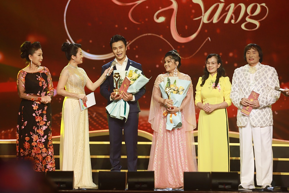 Ngô Kiến Huy nhận cú đúp Mai Vàng, Lan Ngọc lần thứ 3 nhận giải Nữ diễn viên được yêu thích nhất - Ảnh 6.