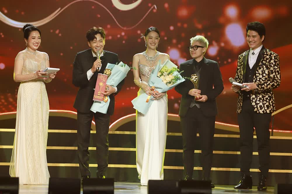Ngô Kiến Huy nhận cú đúp Mai Vàng, Lan Ngọc lần thứ 3 nhận giải Nữ diễn viên được yêu thích nhất - Ảnh 3.
