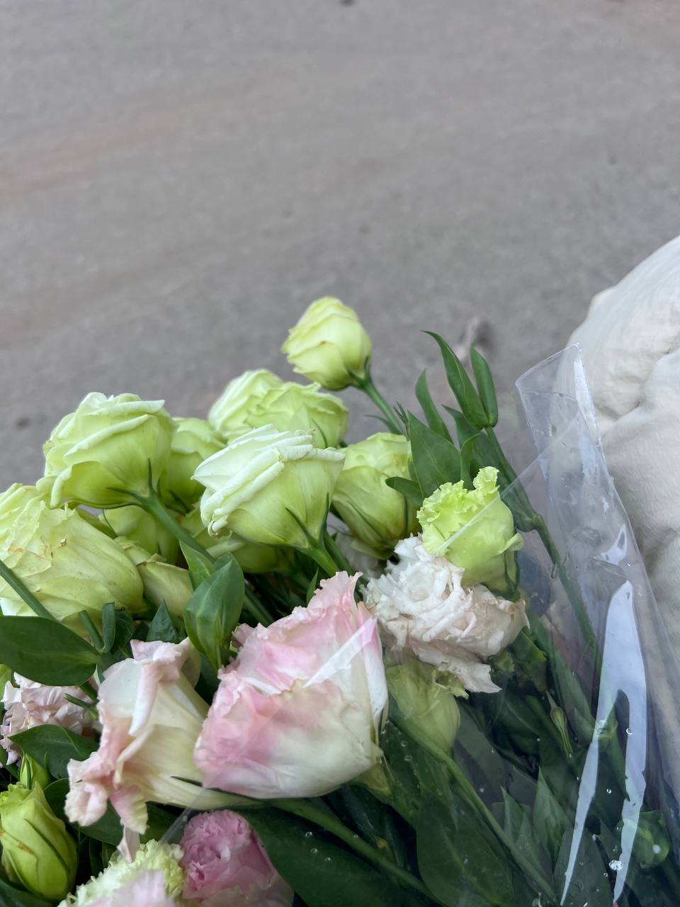 Mách bạn bí kíp mua hoa chợ Quảng Bá giá rẻ mà vẫn đẹp - Ảnh 8.