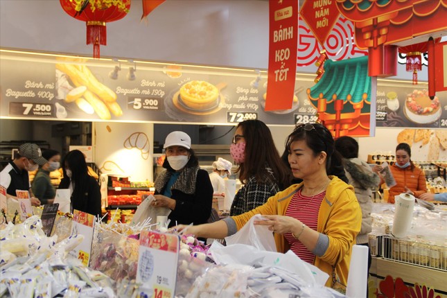 Đà Nẵng: Người dân tấp nập sắm Tết, siêu thị nhộn nhịp - Ảnh 1.