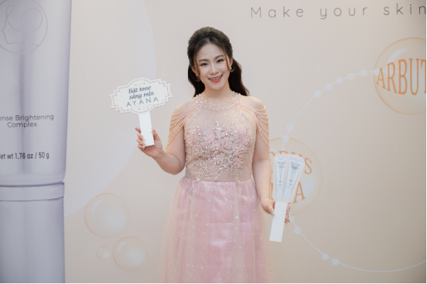 Màn tái hiện đỉnh cao của nàng Kim Sa Ngư tại sự kiện ra mắt sản phẩm Ayana - Ảnh 2. Màn tái hiện đỉnh cao của nàng Kim Sa Ngư tại sự kiện ra mắt sản phẩm Ayana - Ảnh 2.