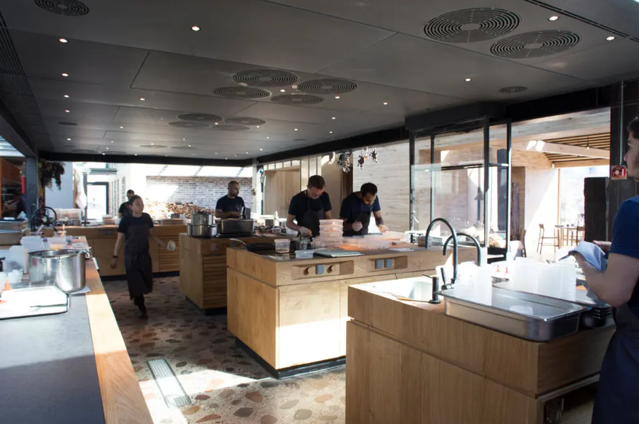 Nhà hàng tốt nhất thế giới Noma đóng cửa vào cuối năm 2024: Hồi kết cho nền ẩm thực cao cấp? - Ảnh 2.