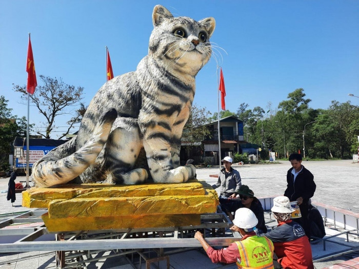 Người làm linh vật &quot;mèo hoàng hậu&quot; ở Quảng Trị khiến dân mạng trầm trồ là ai? - Ảnh 1.