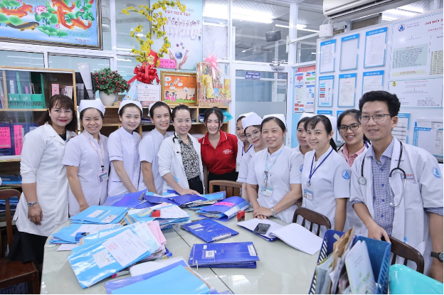 Chuyện những người Trăm lo: Kh&ocirc;ng v&igrave; gi&agrave;u sang nơi th&acirc;n, để ai cũng được đ&oacute;n Tết gi&agrave;u đ&uacute;ng nghĩa - Ảnh 3.