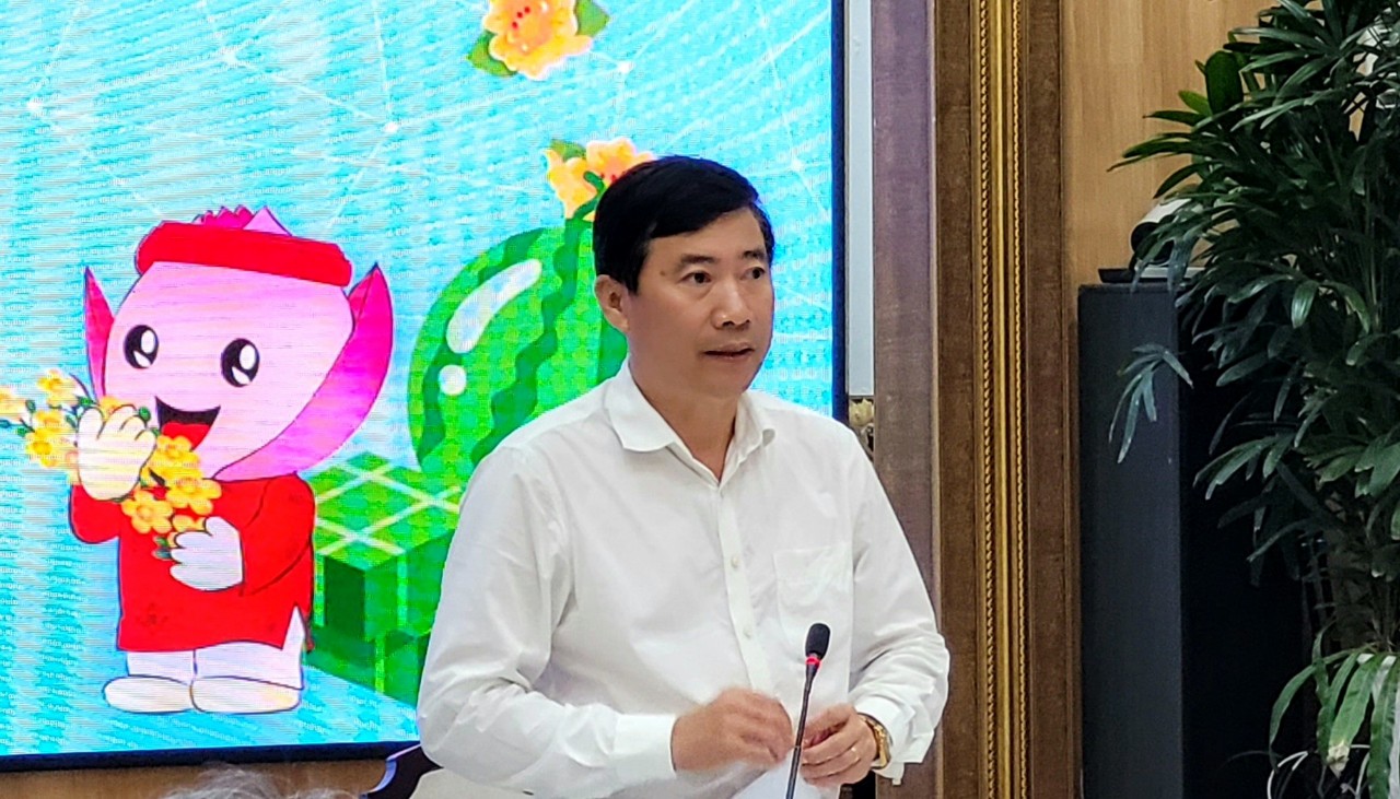 Chủ tịch UBND tỉnh Đồng Tháp nói về khó khăn trong giải cứu bé trai lọt vào trụ bê-tông - Ảnh 1. Chủ tịch UBND tỉnh Đồng Tháp nói về khó khăn trong giải cứu bé trai lọt vào trụ bê-tông - Ảnh 1.
