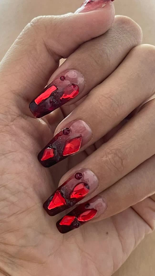 Chi gần 1 triệu để làm mẫu nail hot TikTok, cô bạn ê chề nhận cái kết: Như úp tấn thạch cao lên móng! - Ảnh 6.