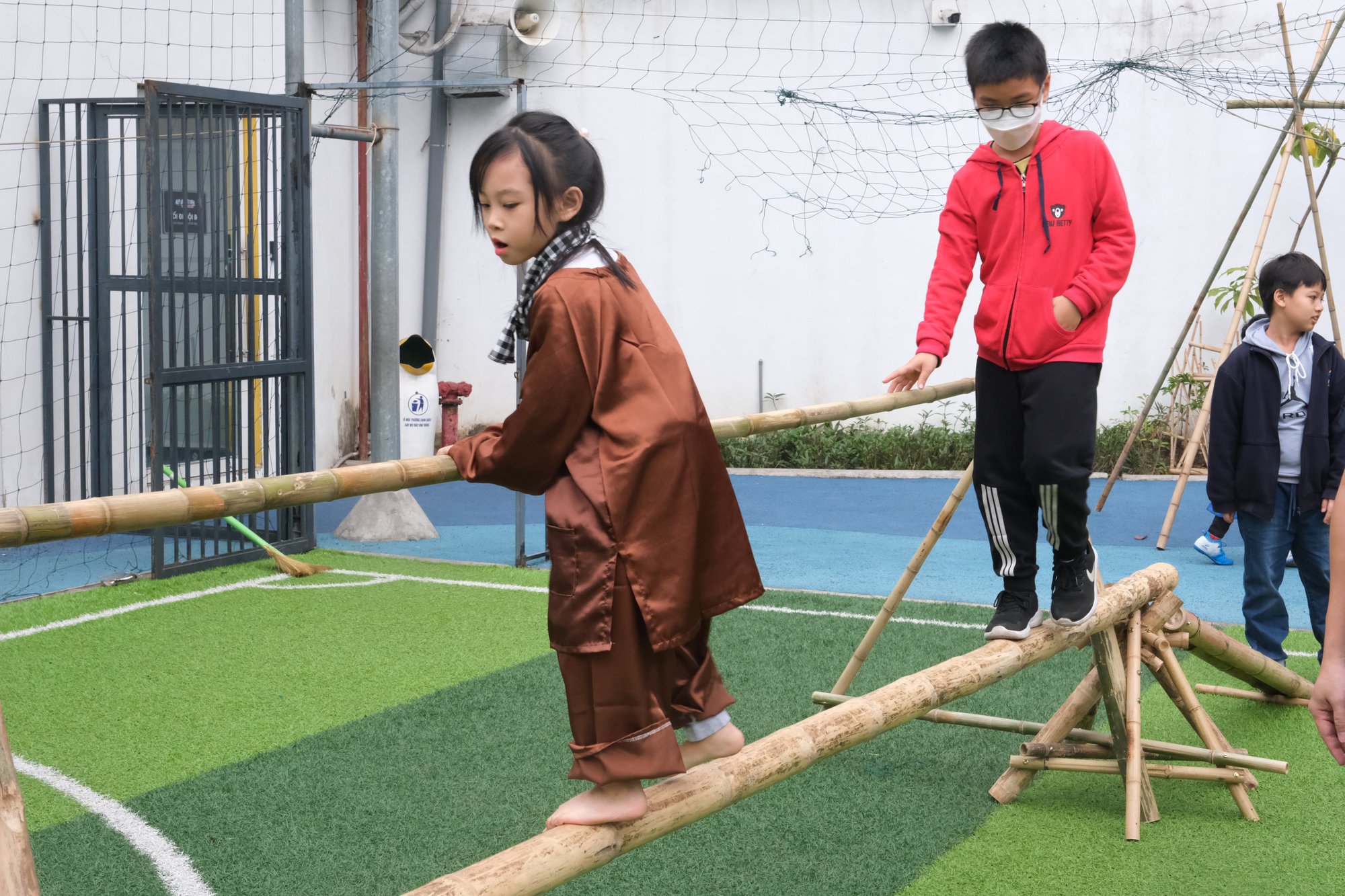 &quot;Tiết học&quot; Lịch sử, Địa Lý, Văn hóa đầy ý nghĩa và tràn ngập không khí xuân của học sinh trường Dewey - Ảnh 3.